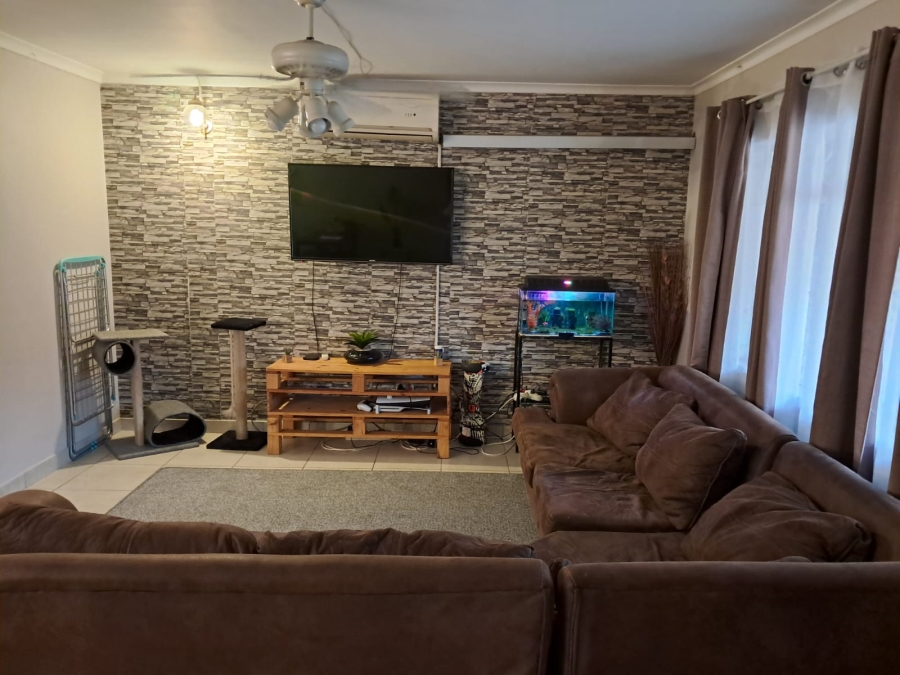 3 Bedroom Property for Sale in Rustenburg Central North West
